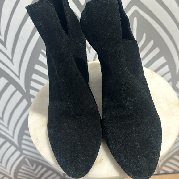 Steve Madden Rookie ankle  black suede cutout booties. - Picture 8 of 9